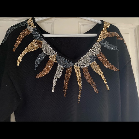 Brand New Beautiful Sweater With Sequins - Picture 3 of 4